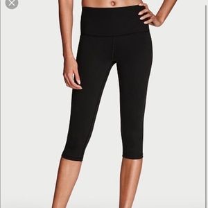 Victoria’s Secret Cropped Exercise Leggings / Shorts